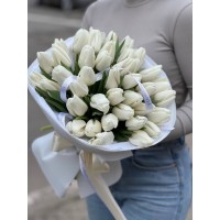 Букет цветов «51 белый тюльпан»